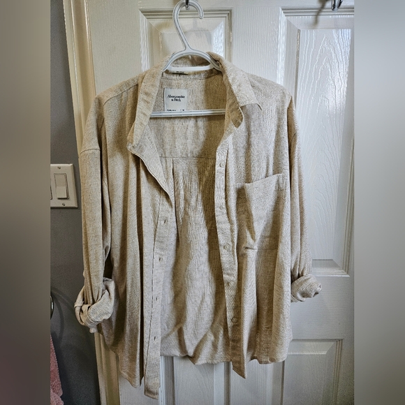 NWOT Oversized Linen-Blend Step Hem Shirt - Picture 4 of 6